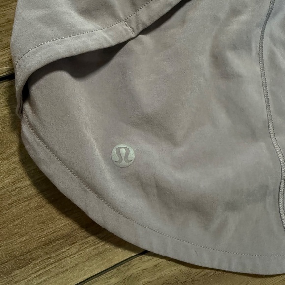 Lululemon Speed Up Short 2.5" | Size 14 | Silver Lilac - Picture 5 of 8